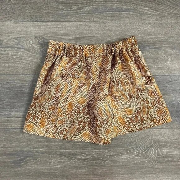 Aritzia Babaton Conan Shorts Beige Brown Snakeskin print High  Rise Waist Size 0 - Picture 10 of 11